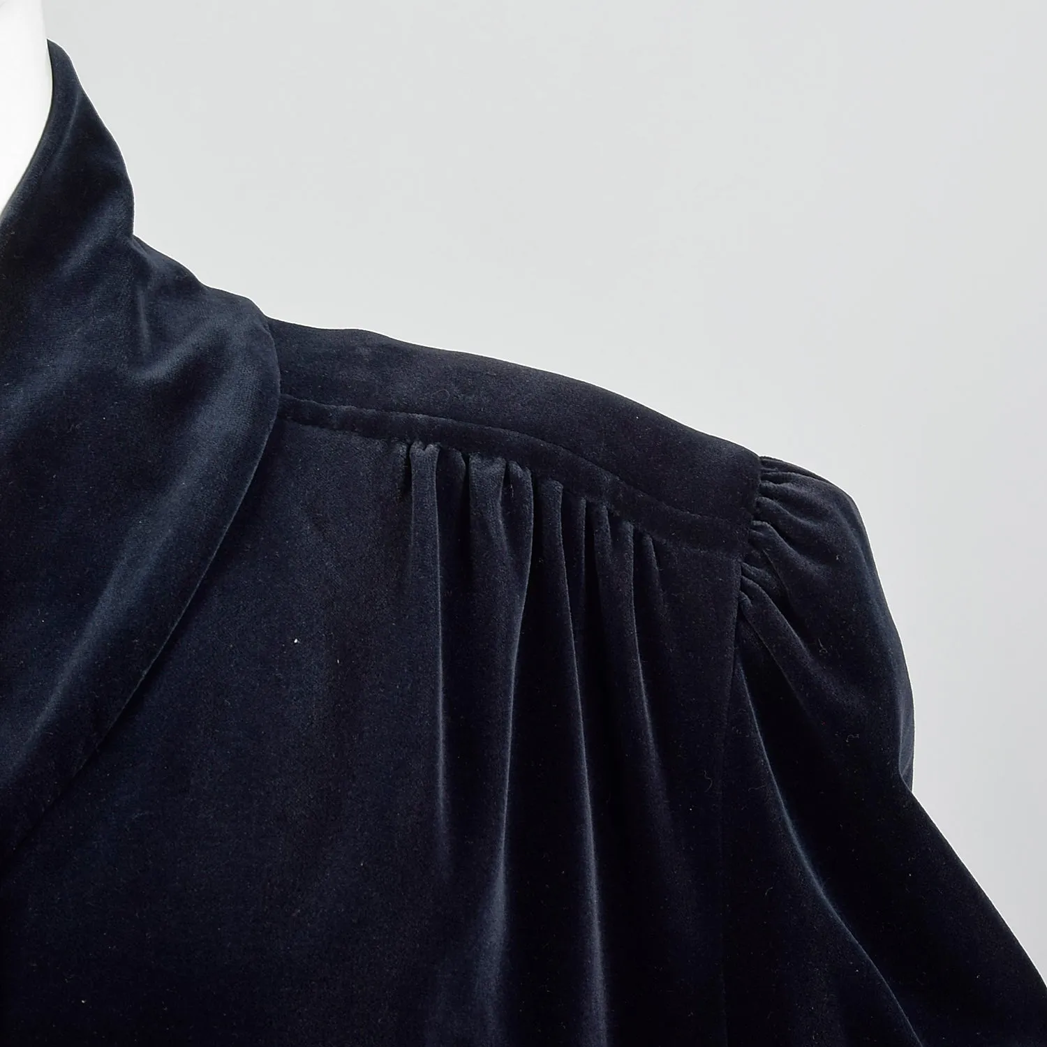 XL Escada 1980s Navy Blue Velvet Parka Coat